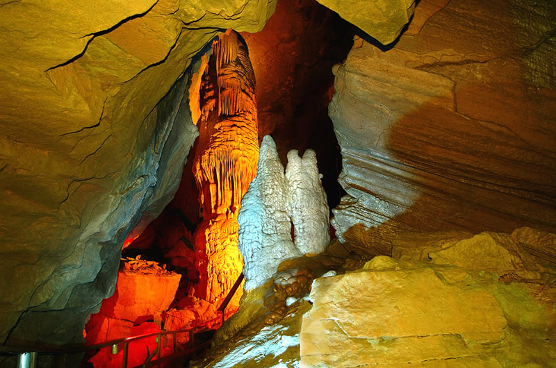 Lost world caverns 